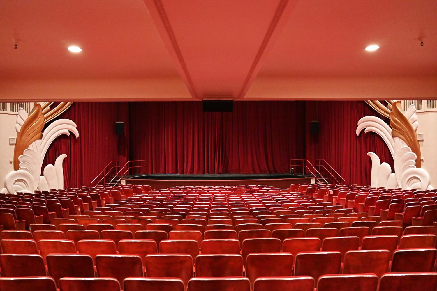 Colonial Theater looking forward to the stage